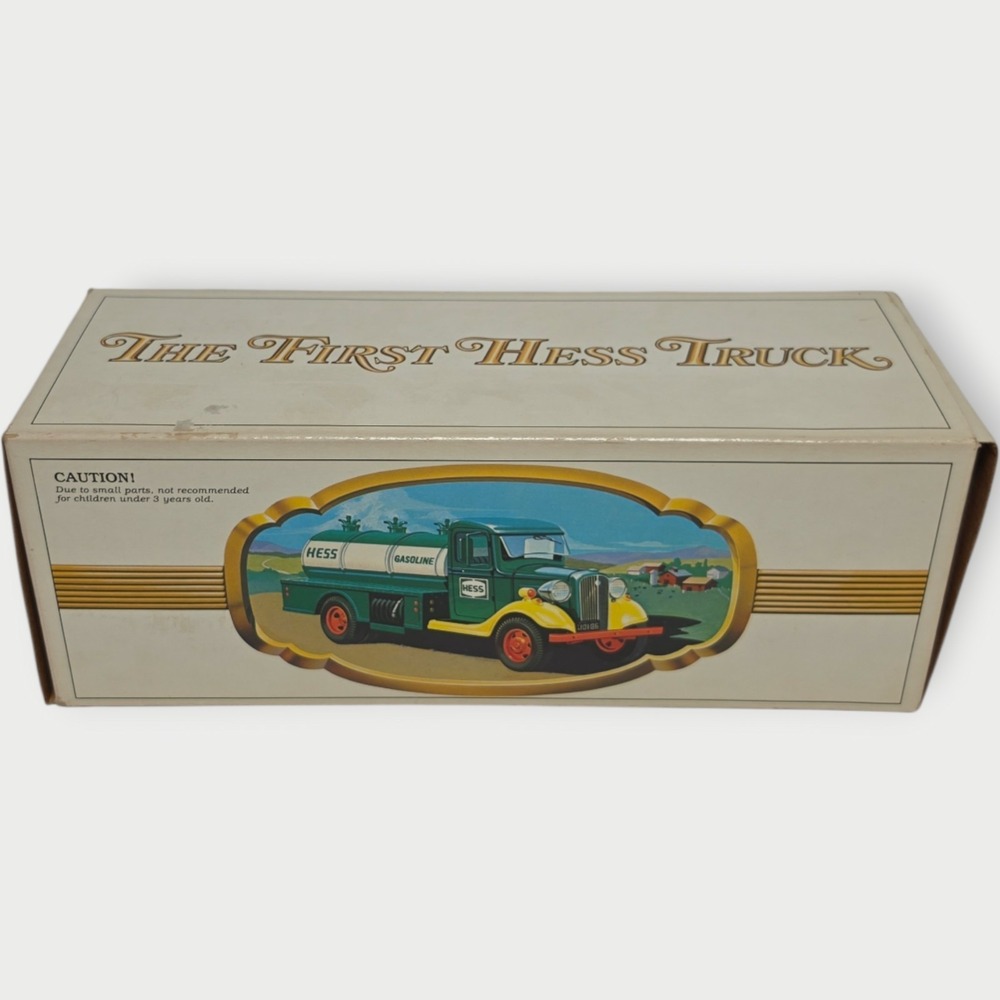 HESS 1982/1983 The First Hess Truck Gasoline Fuel Delivery ORIGINAL BOX VINTAGE - Picture 2 of 4
